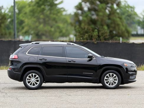 Used 2019 Jeep Cherokee Latitude w/ Popular Appearance Group FWD image 7