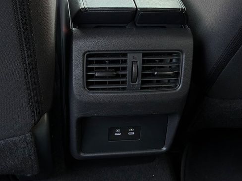 Used 2025 Nissan Rogue SV FWD image 8