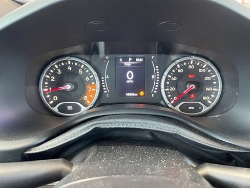Used 2018 Jeep Renegade Latitude FWD image 7