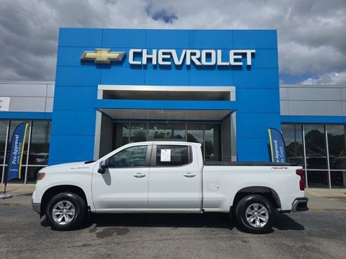 Used 2024 Chevrolet Silverado 1500 LT w/ Safety Package AWD/4WD image 2