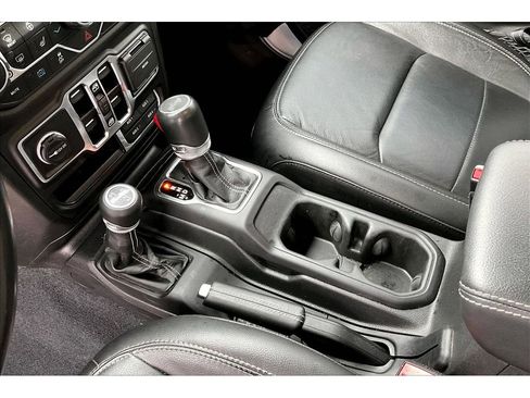 Used 2023 Jeep Wrangler Unlimited Sahara w/ Cold Weather Group AWD/4WD image 18