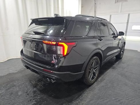 Used 2025 Ford Explorer ST AWD/4WD image 4