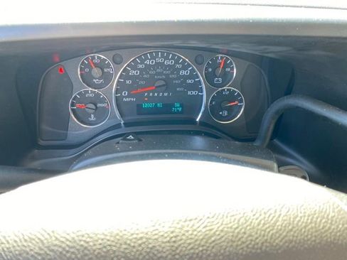 Certified 2021 Chevrolet Express 2500 LT w/ LT Preferred Equipment Group image 8