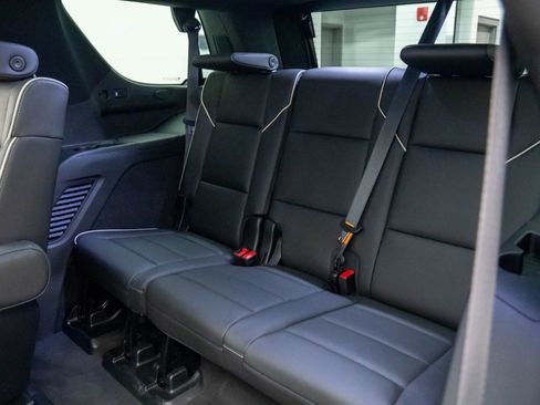 Used 2024 Cadillac Escalade Sport w/ LPO, ONYX Package image 22