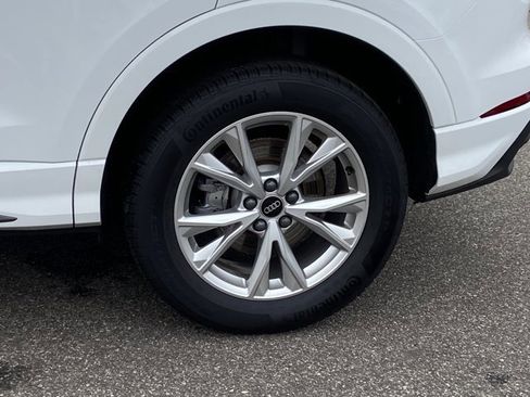 Certified 2025 Audi Q3 2.0T Premium w/ Convenience Package image 10