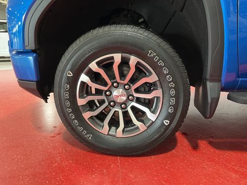 Used 2022 GMC Sierra 1500 AT4 w/ AT4 Premium Package image 9