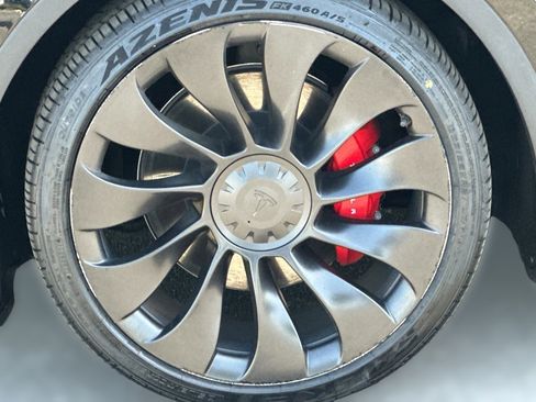 Used 2022 Tesla Model Y Performance AWD/4WD image 10
