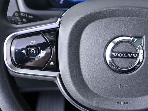 Certified 2025 Volvo XC90 B5 Core AWD/4WD image 11