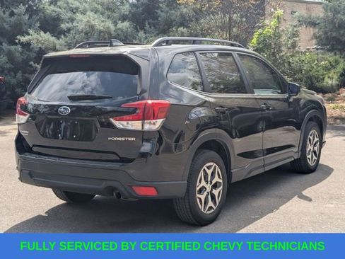 Used 2022 Subaru Forester Premium image 3