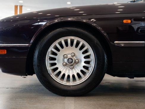 Used 1996 Jaguar XJ Vanden Plas RWD image 7