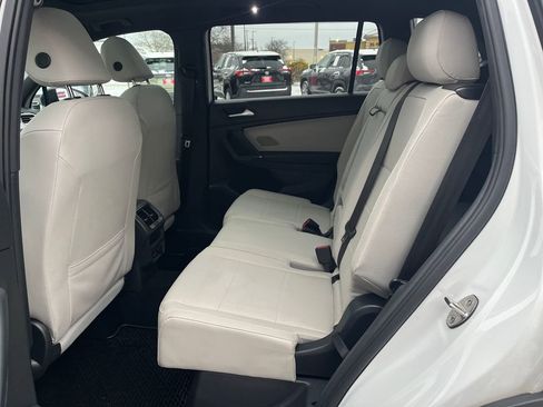 Used 2020 Volkswagen Tiguan SE R-Line image 25