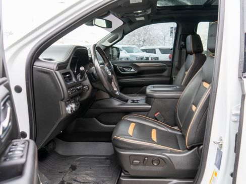 Used 2022 GMC Yukon AT4 w/ Technology Package image 12