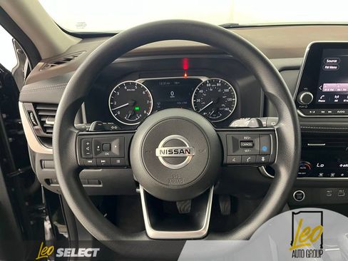 Used 2021 Nissan Rogue SV AWD/4WD image 15