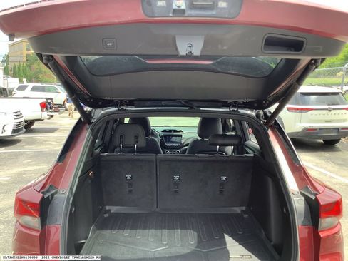 Used 2022 Chevrolet TrailBlazer RS w/ Sun and Liftgate Package FWD image 7