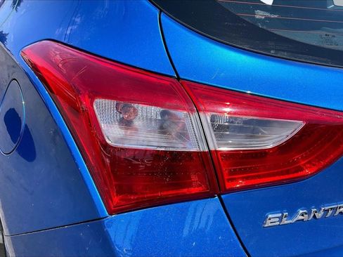 Used 2017 Hyundai Elantra GT FWD image 30