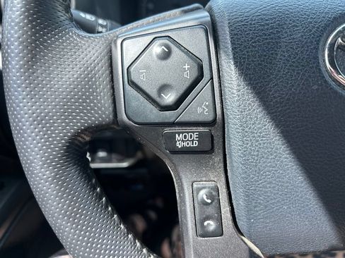 Used 2018 Toyota Tacoma TRD Off-Road w/ Technology Package AWD/4WD image 22