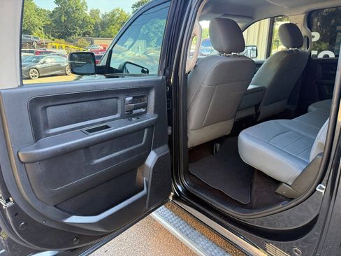Used 2017 RAM 1500 Express AWD/4WD image 14
