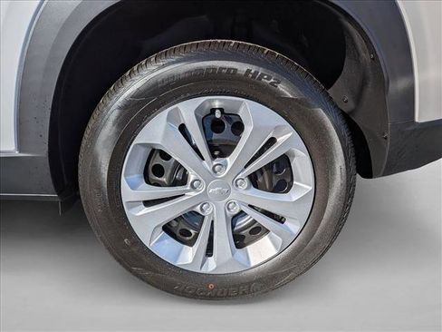 New 2026 Chevrolet Trax LS w/ Driver Confidence Package image 9