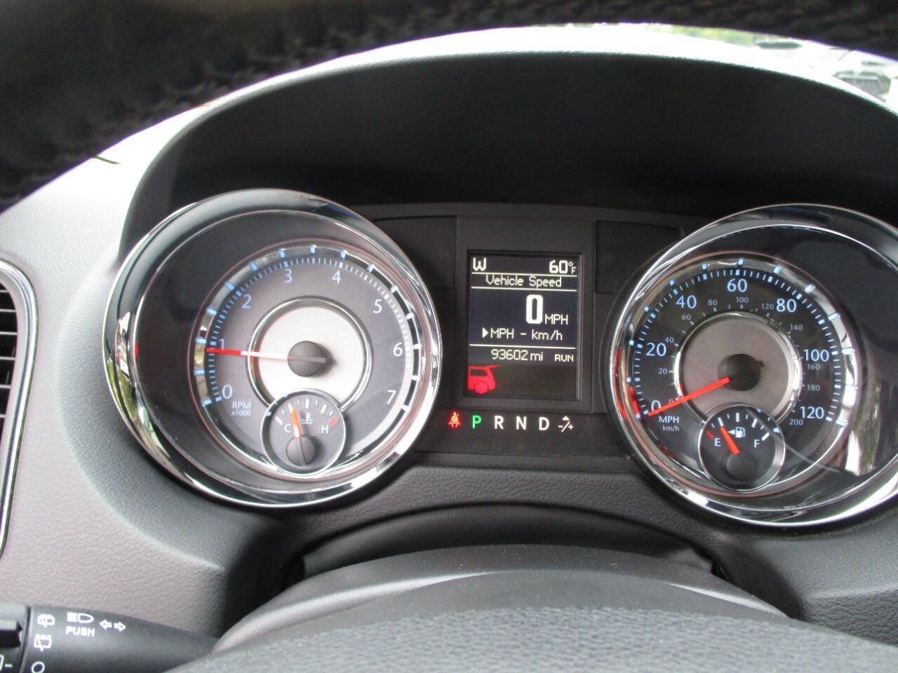 Used 2015 Chrysler Town & Country Touring-L w/ Driver Convenience Group FWD image 13