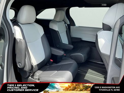 Used 2025 Toyota Sienna XSE w/ XSE Plus Package FWD image 22