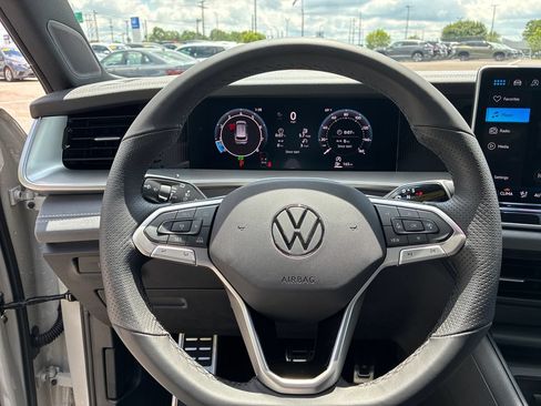 New 2026 Volkswagen Tiguan SE R-Line FWD image 12