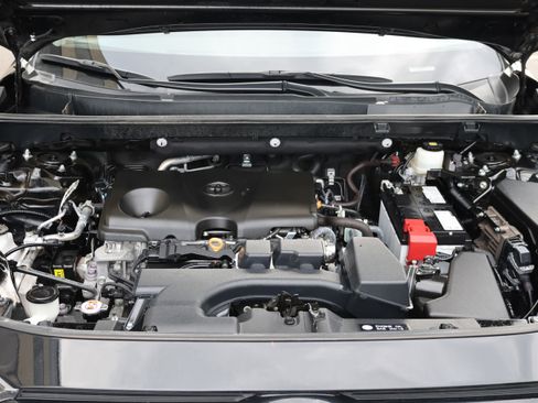 Certified 2025 Toyota RAV4 XLE FWD image 15