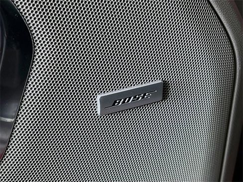 Used 2023 GMC Yukon SLT w/ SLT Luxury Package image 33