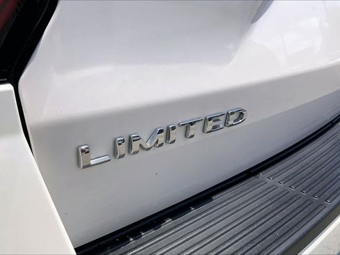 Used 2019 Ford Expedition Limited w/ Equipment Group 302A RWD image 9