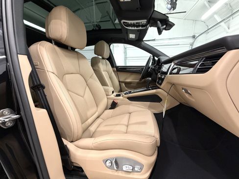 New 2026 Porsche Macan image 23