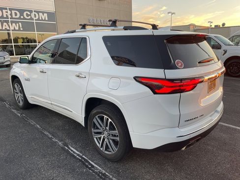 Used 2023 Chevrolet Traverse High Country image 6