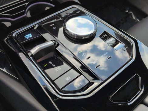 Used 2025 BMW i5 xDrive40 w/ M Sport Package image 34