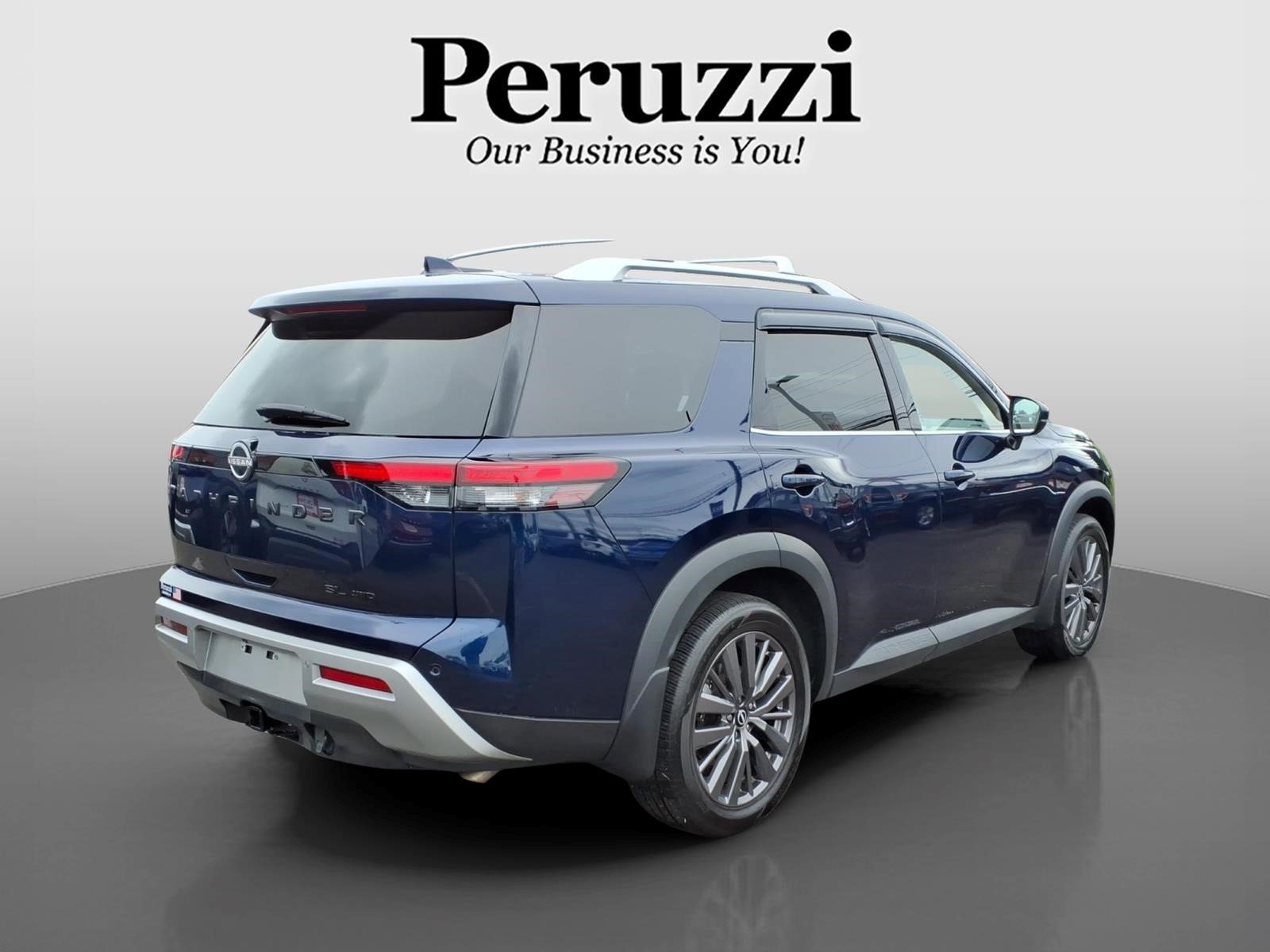 Used 2023 Nissan Pathfinder SL w/ SL Premium Package AWD/4WD image 3