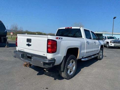 Used 2019 Chevrolet Silverado 2500 LTZ w/ Vortec Plus Package AWD/4WD image 10
