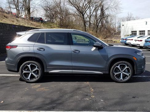 New 2026 Volkswagen Tiguan SE AWD/4WD image 2
