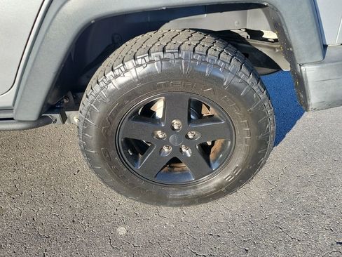 Used 2016 Jeep Wrangler Unlimited Sport image 5