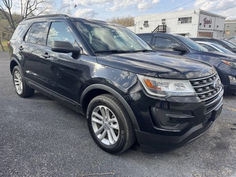 Used 2017 Ford Explorer 4WD w/ Class II Trailer Tow Package image 3