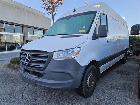 Used 2021 Mercedes-Benz Sprinter 2500 image 3