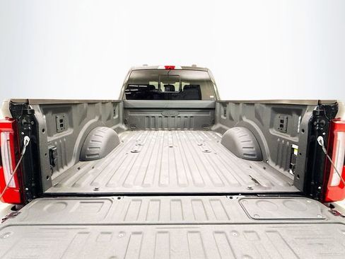 Used 2024 Ford F450 Platinum w/ FX4 Off-Road Package image 28