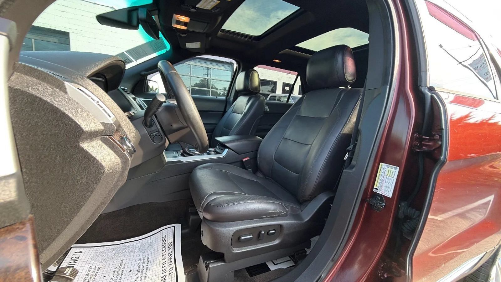 Used 2015 Ford Explorer Limited w/ Equipment Group 302A AWD/4WD image 17