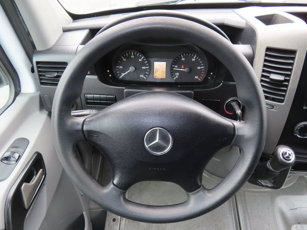 Used 2016 Mercedes-Benz Sprinter 2500 image 9