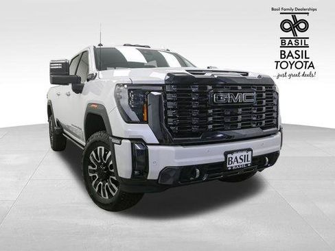 Used 2024 GMC Sierra 2500 Denali Ultimate image 2
