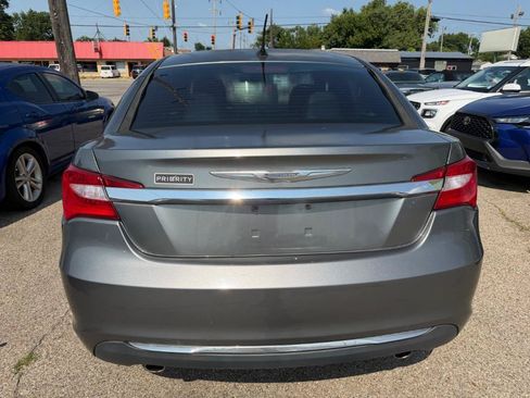 Used 2012 Chrysler 200 Limited FWD image 5