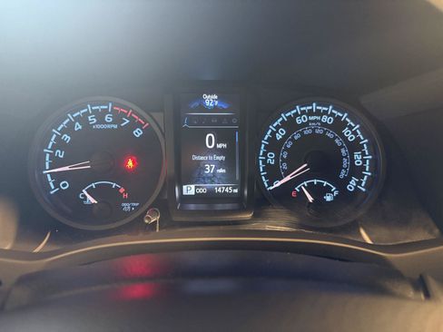 Used 2023 Toyota Tacoma TRD Off-Road w/ Technology Package AWD/4WD image 25