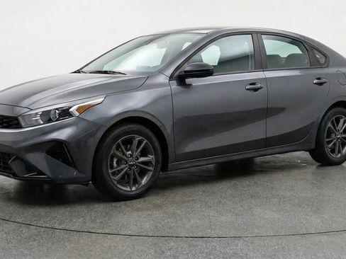 Used 2024 Kia Forte LXS FWD image 3