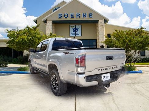 Used 2023 Toyota Tacoma TRD Sport w/ Technology Package RWD image 3