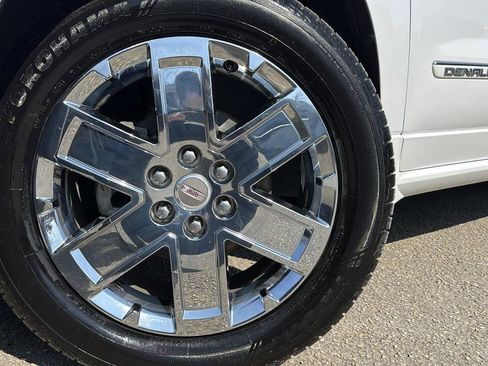 Used 2016 GMC Acadia Denali image 9