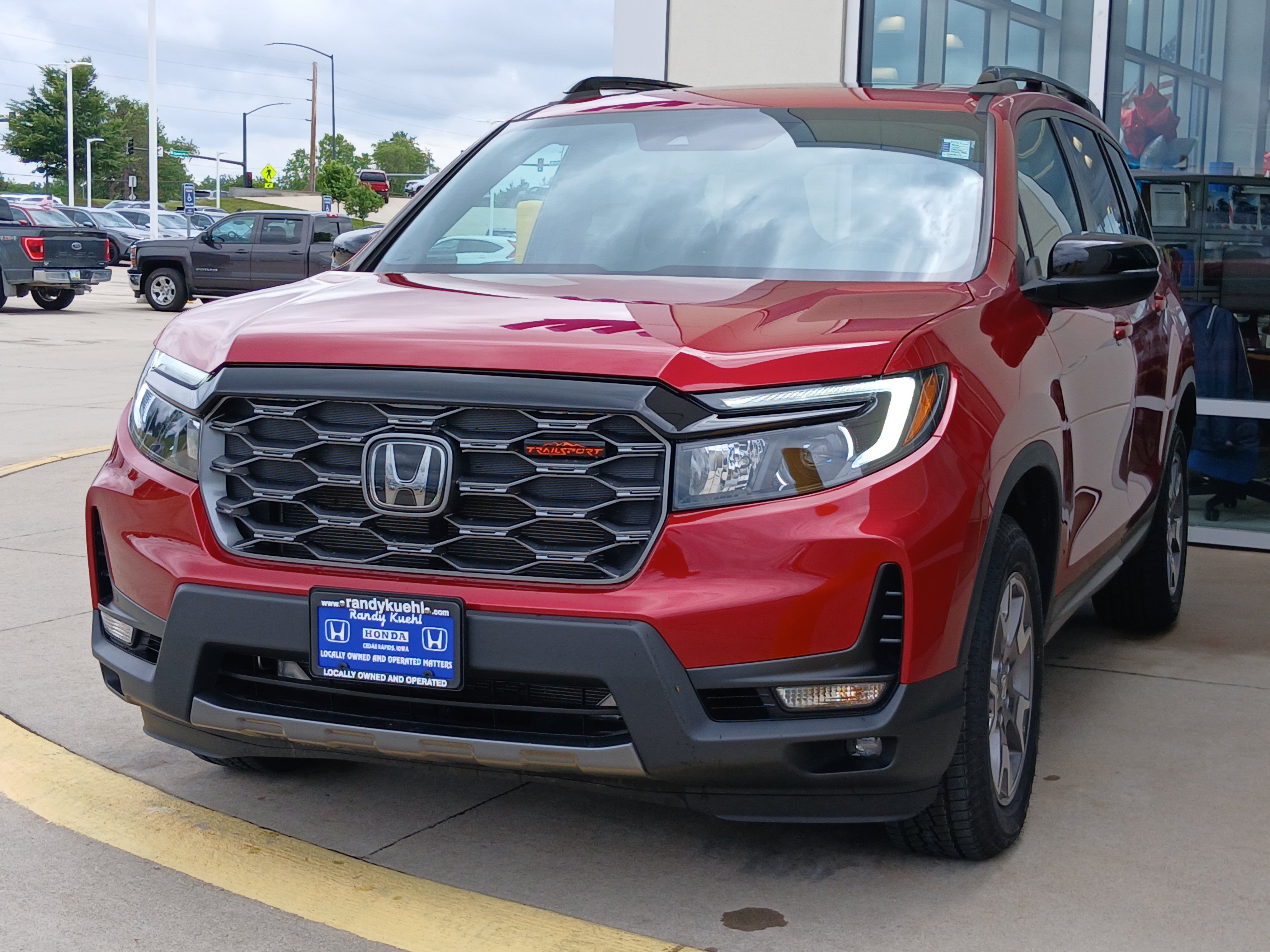 Used 2023 Honda Passport TrailSport image 3