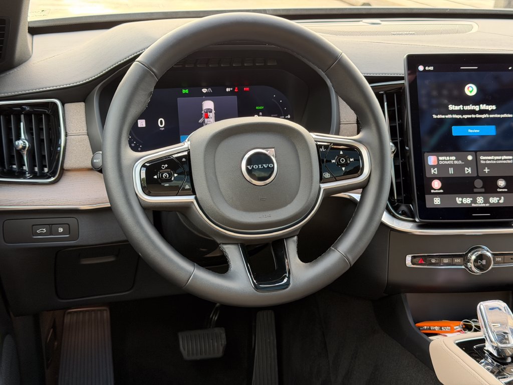 Certified 2025 Volvo XC90 T8 Plus w/ Protection Package Premier AWD/4WD image 16
