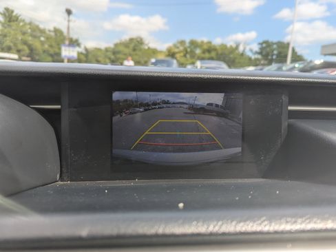 Used 2015 Lexus IS 250 4dr Sport Sdn AWD image 25