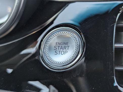 Used 2025 Genesis G70 2.5T image 26